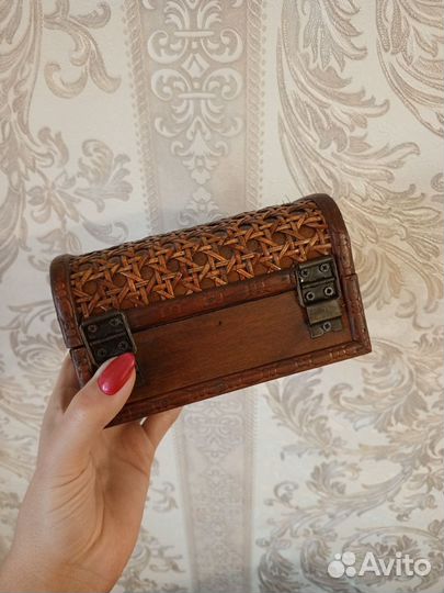 Деревянная шкатулка новая