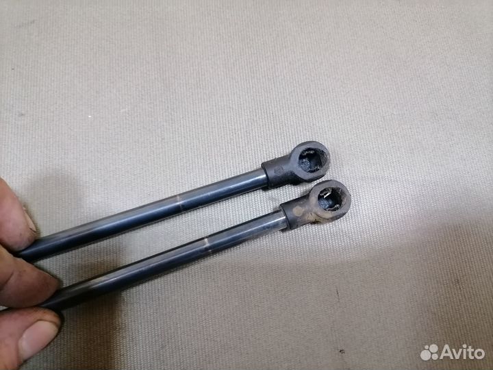 Амортизатор двери багажника Peugeot 206 1998-2012