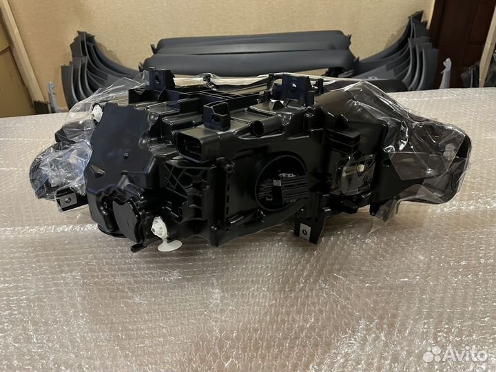 Правая передняя фара BMW F30 рестайлинг