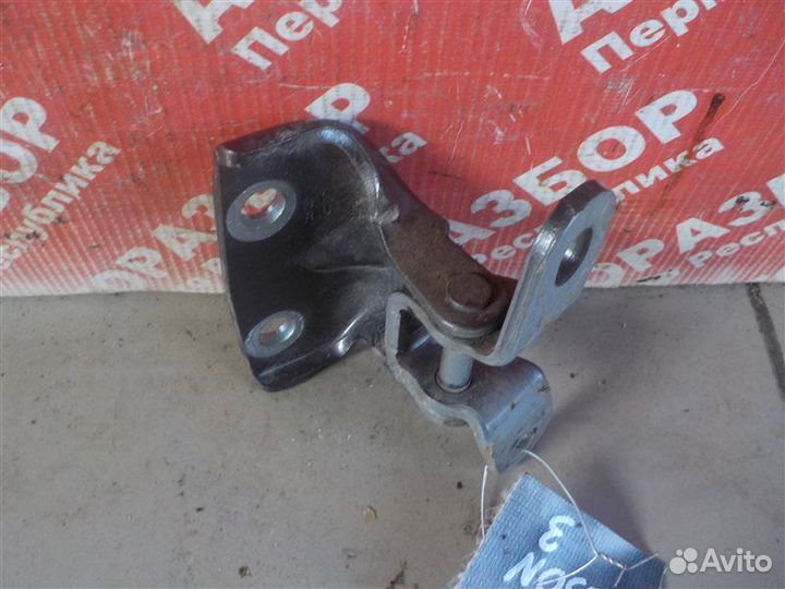 Петля двери верхняя задняя правая Hyundai Tucson