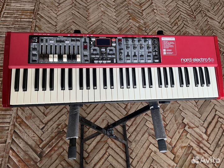 Синтезатор Nord electro 5 D 63