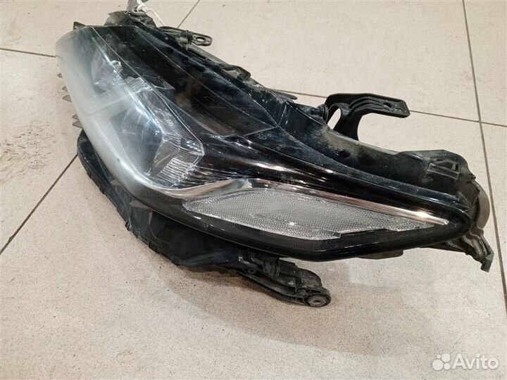 Фара левая Toyota Camry XV70 2017