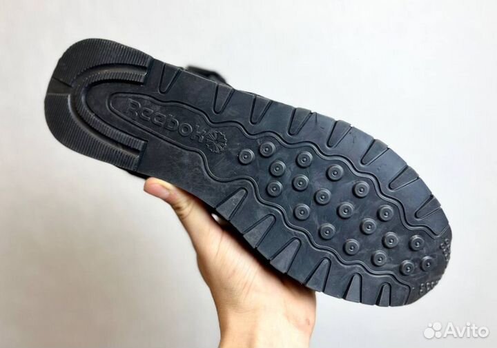 Кроссовки Reebok современные