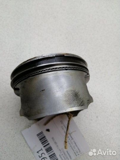 Поршень Nissan X-Trail T30 QR25DE