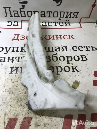 Бачок омывателя лобового стекла Nissan Pathfinder