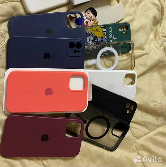 Чехлы на iPhone 12