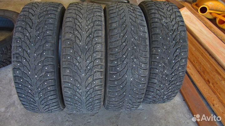 Nokian Tyres Hakkapeliitta 9 SUV 225/6 R17 106T