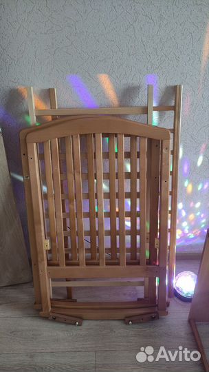 Детская кроватка с матрасом