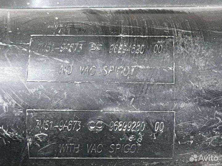 Патрубок воздушного фильтра Ford Focus 3 седан 1.6