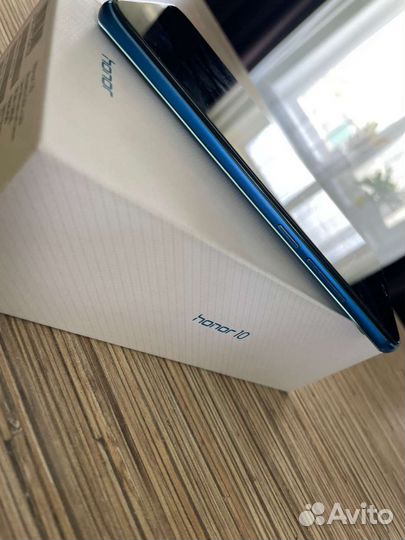 Телефон honor 10
