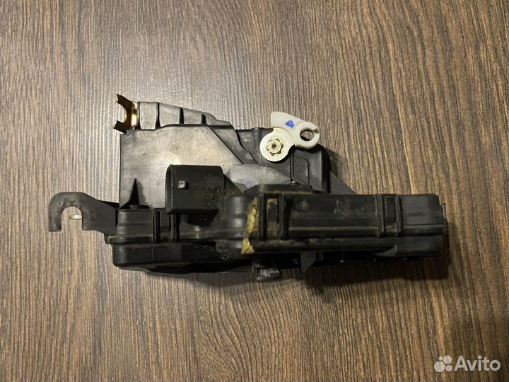 Замок задней правой двери bmw e46