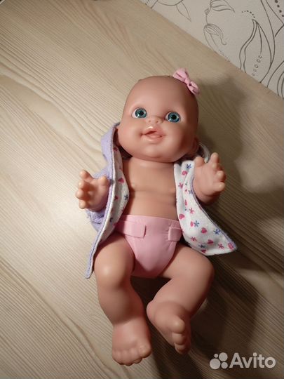 Два пупса с подвижными руками и ногами вместе или