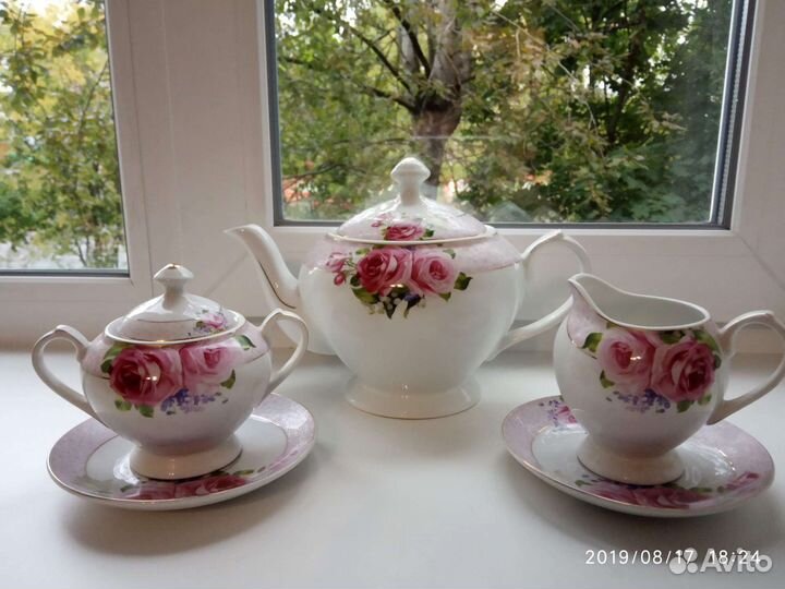 Сервиз чайный. Новый в упаковке. Фарфор