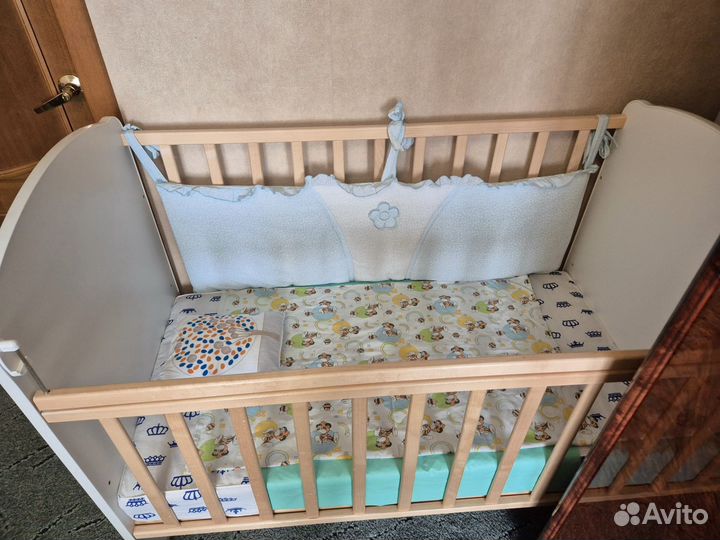 Детская кроватка