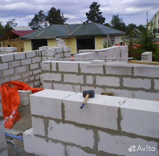 Бригада строителей