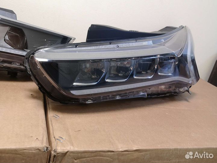 Фары правая левая Kia K5 оригинал б\у