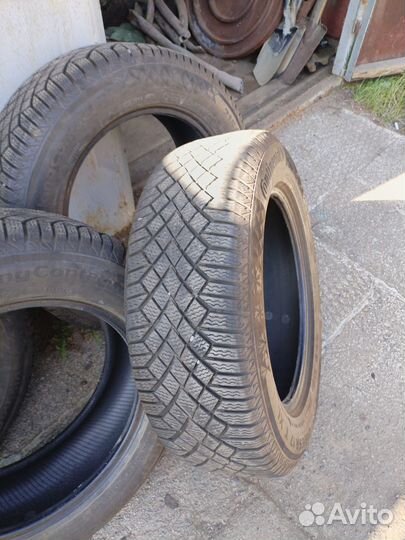 Continental ContiVikingContact 7 215/65 R17 103