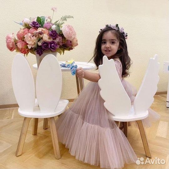 Детский стол со стулом