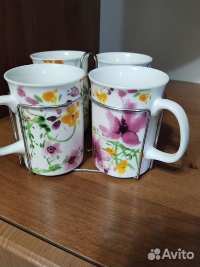 Набор кружек на подставке