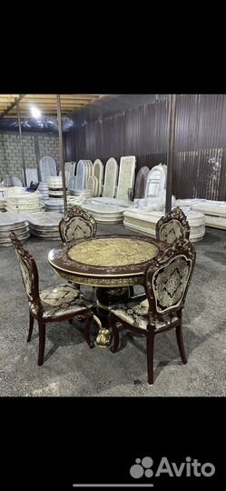 Столы и стулья