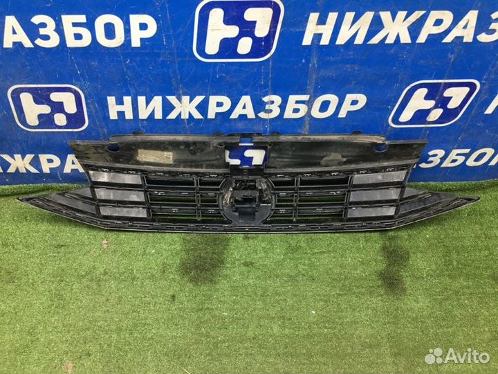 Решетка радиатора Volkswagen Passat B8
