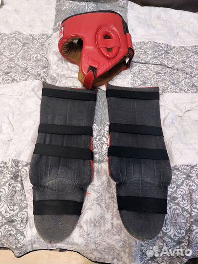 Защита голени и шлем для единоборств