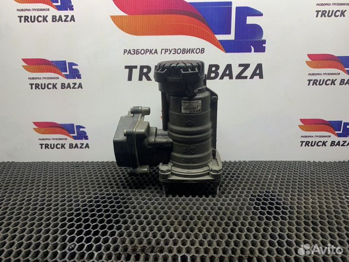 Кран управления тормозами прицепа