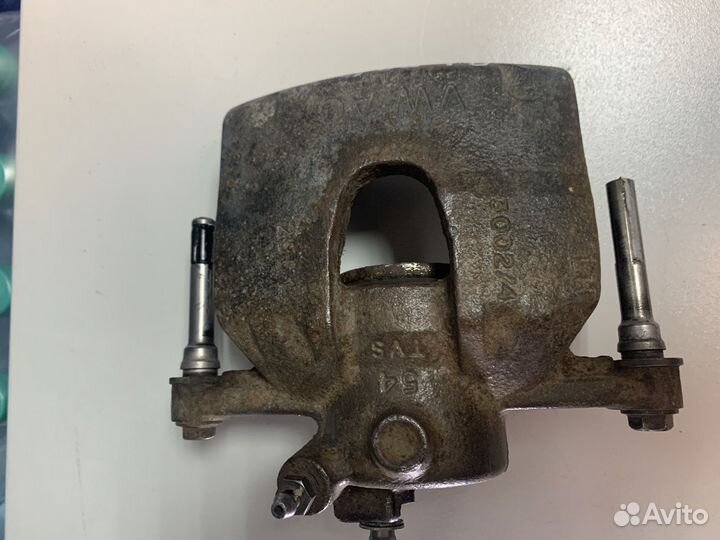 Суппорт передний фольцваген polo 2012