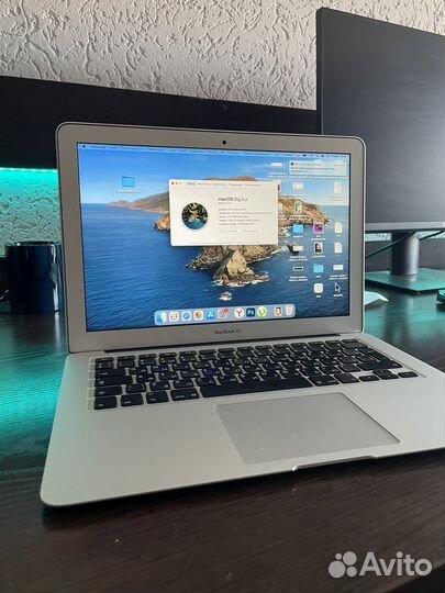 Apple MacBook Air 13 2017 в идеальном состоянии