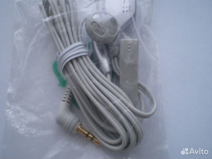 2.5 мм. Гарнитура проводная моно Pantech (наушник)