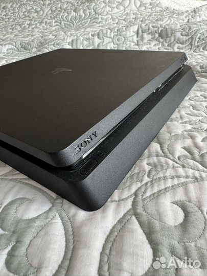 Sony playstation 4 slim