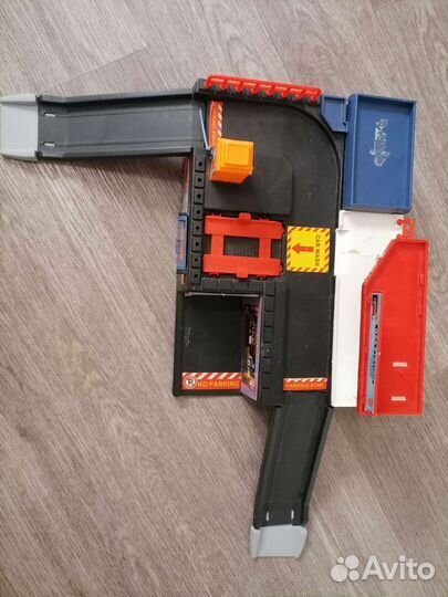 Детская парковка для машинок