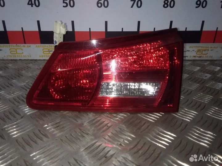 Фонарь крышки багажника правый Lexus IS 2 (XE20)