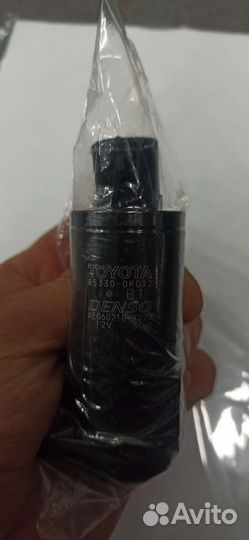 Насос бачка омывателя Toyota Hilux 2021