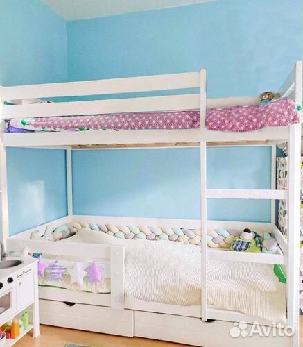 Кровать из массива двухъярусная 