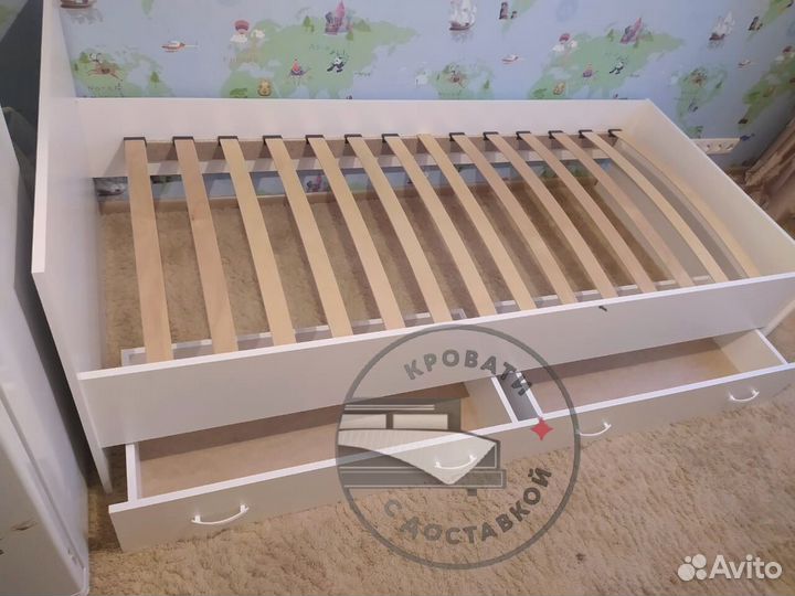 Кровать