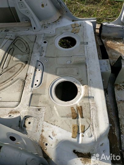 Задняя часть кузова Тигуан