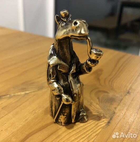 Бронзовая статуэтка «Конь в пальто» #2