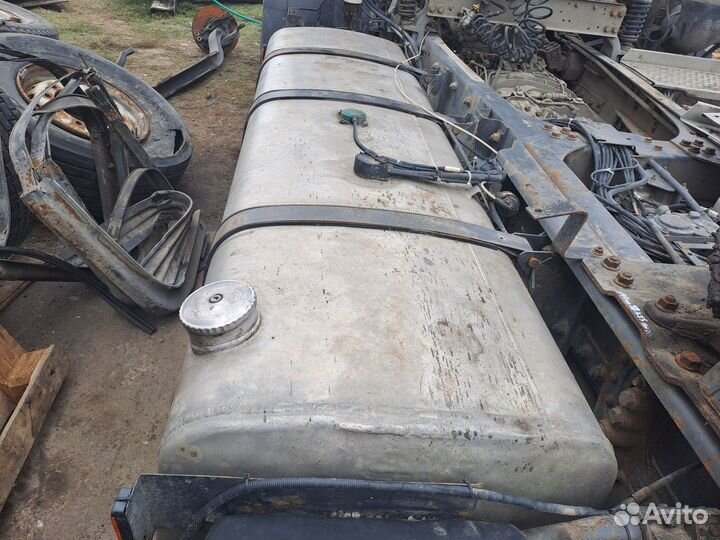 Бак топливный 850 L Daf XF105