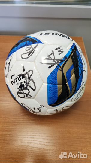 Мяч с автографами фк Зенит
