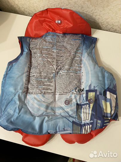 Жилет для плавания человек-паук