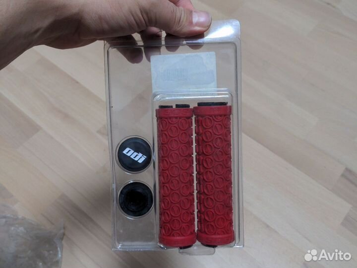 Вело Грипсы SDG/ODI Lock-On Grip Bright Red