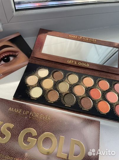 Палетка теней make up for ever