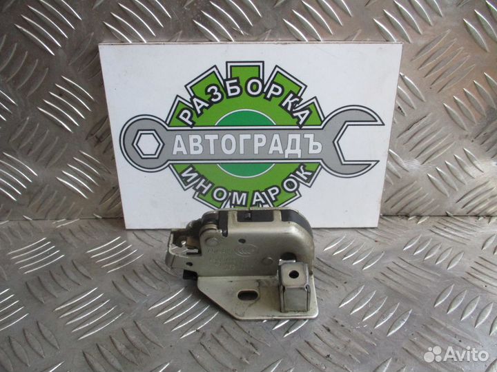 Замок распашной левой двери VW Crafter 2011г