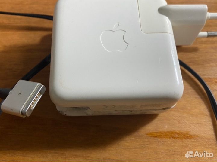 Оригинальный адаптер питания Apple