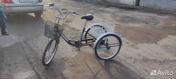 Трехколесный велосипед