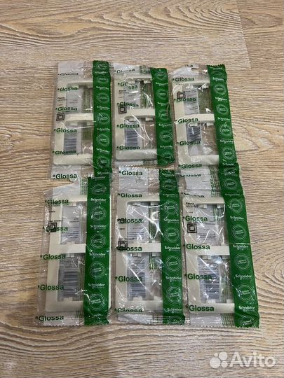 Рамки schneider electric glossa