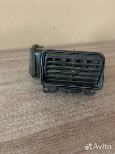 Дефелектор воздушный carina E