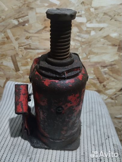 Домкрат 20 т