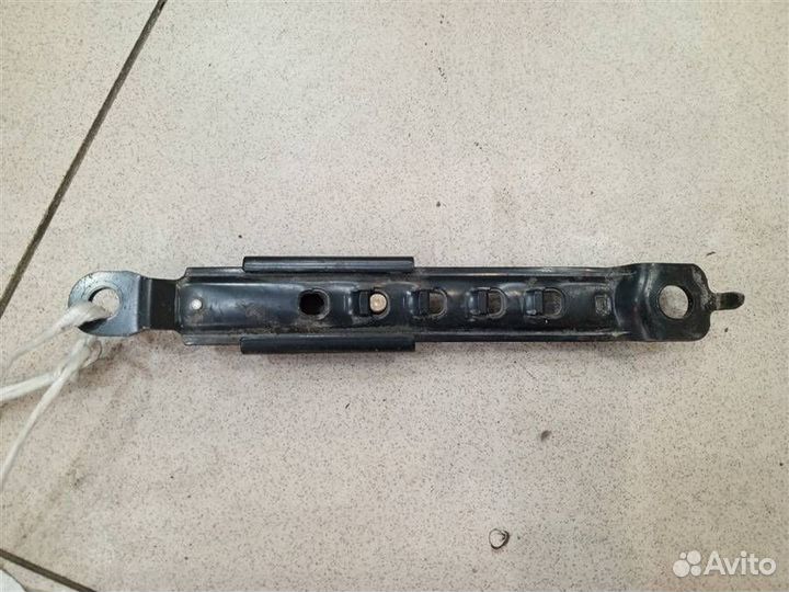 Механизм ремня безопасности переднего Toyota Land